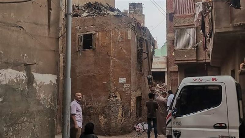 إزالة منزل قديم آيل