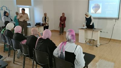 طلاب تكنولوجيا الخدمات السياحية بجامعة طيبة يناقشون التدريبات الصيفية 