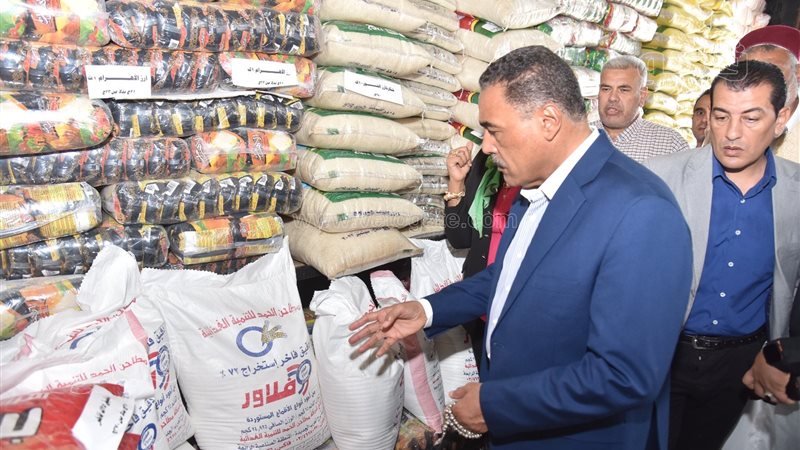 محافظ مطروح في جولة