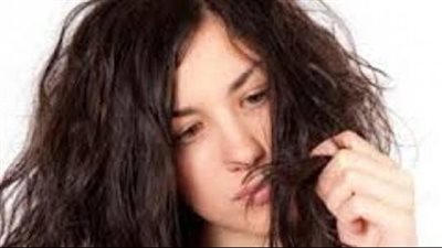 ماسكات طبيعية لترطيب الشعر، واستعادة نعومته