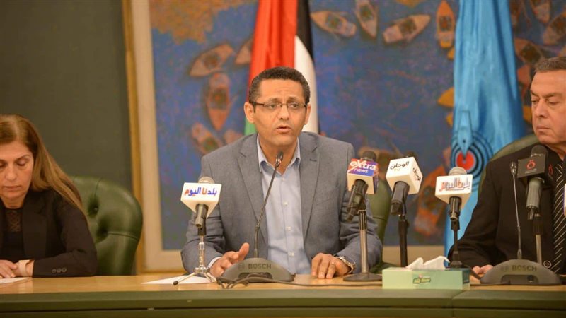 الكاتب الصحفي خالد