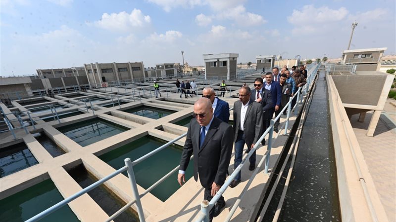 وزير الإسكان يتفقد