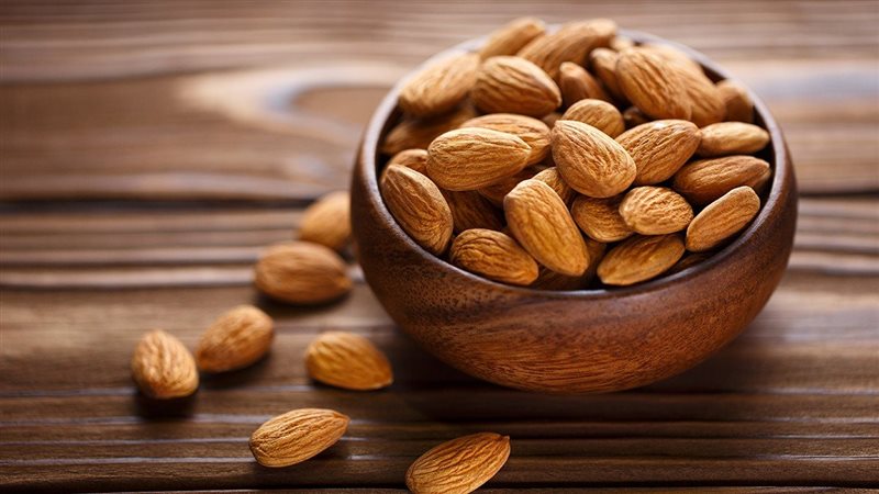 فوائد اللوز، فيتو