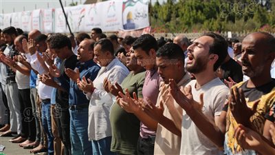 دعاء المصريين لأهالي غزة في صلاة الجمعة من الأزهر وميدان الحصري والنصب التذكاري (فيديو وصور)