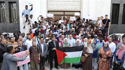 تنديدا بمجازر الاحتلال الوحشية، وقفة للطلاب الوافدين بالأزهر دعما لشعب فلسطين (صور)