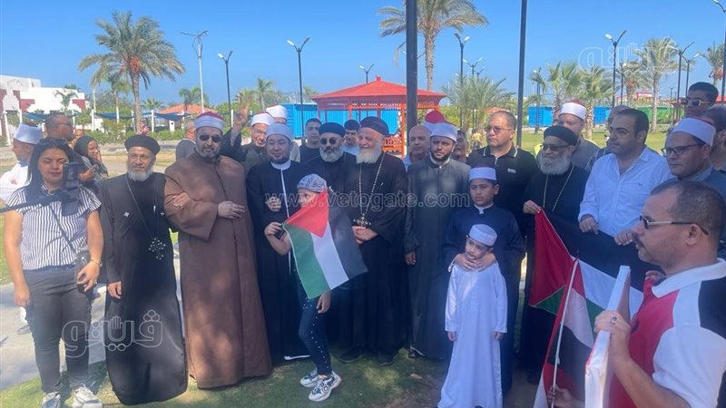 أهالي بورسعيد يهتفون