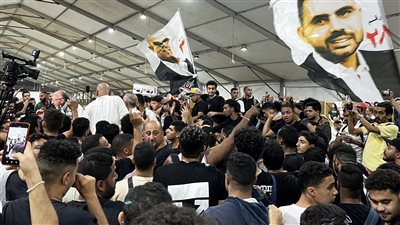 احتفالات جنونية لأعضاء نادي الزمالك بعد فوز القائمة الموحدة بالانتخابات (فيديو)