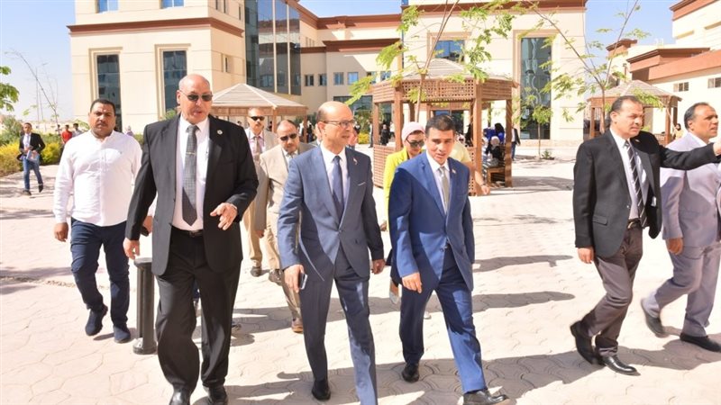 رئيس جامعة أسيوط