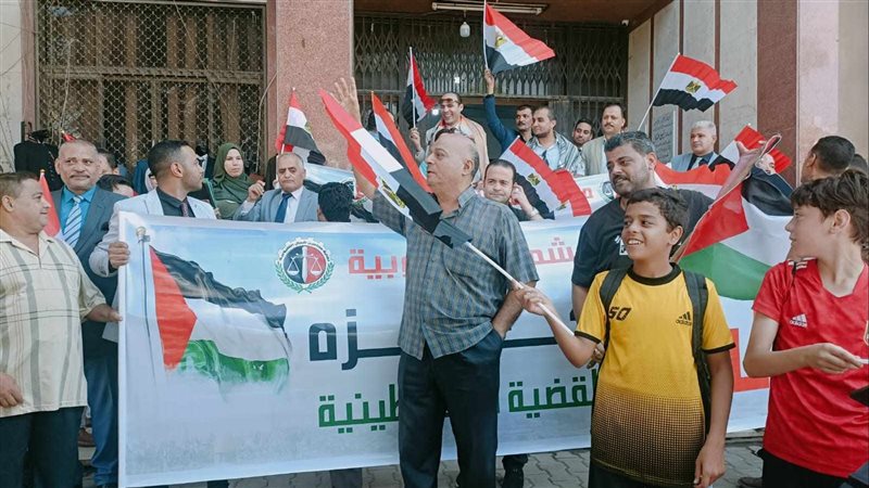 وقفة تضامنية لنقابة