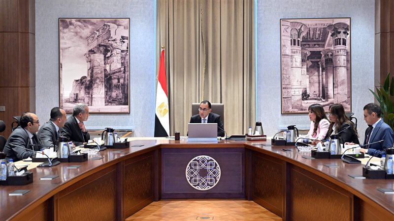 رئيس الوزراء يتابع