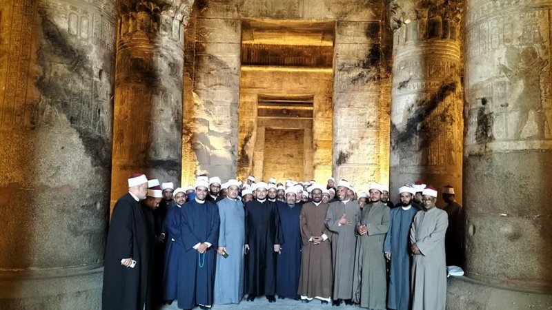 أئمة قنا، فيتو