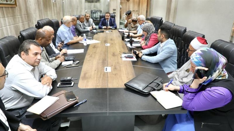محافظ المنوفية خلال