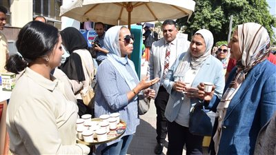 افتتاح معرض المنتجات المصرية بجامعة عين شمس