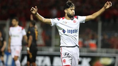 بعد ارتباط اسمه بالدوري المصري، عروض أمريكية وكندية لقائد الوداد المغربي