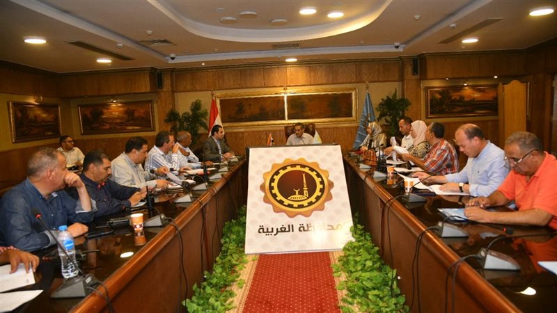 محافظ الغربية يتابع