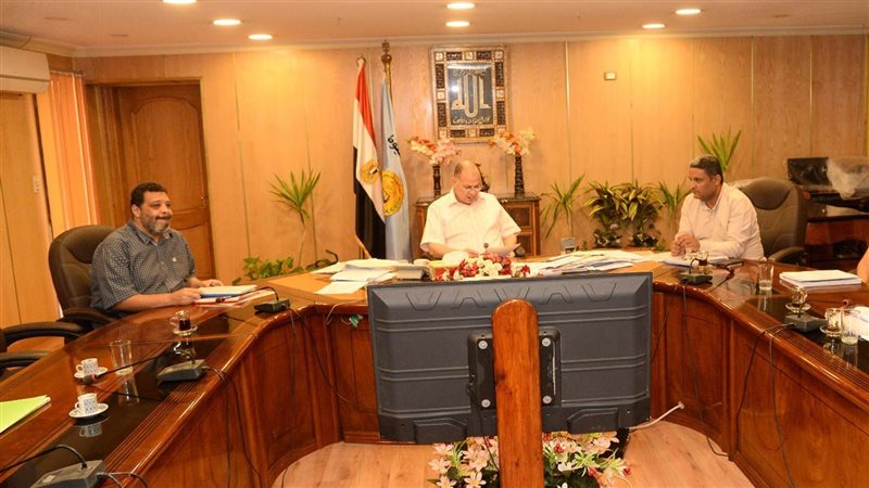 اجتماع محافظ أسيوط،