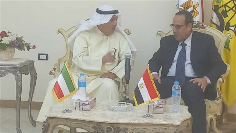 السفير الكويتي ومحافظ