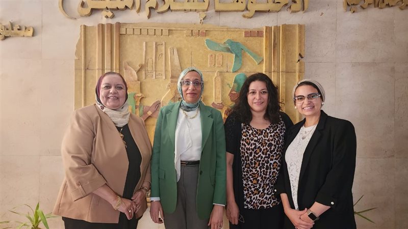 جامعة عين شمس، فيتو