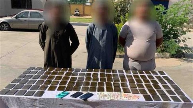  ضبط 3 عاطلين بصحبتهم