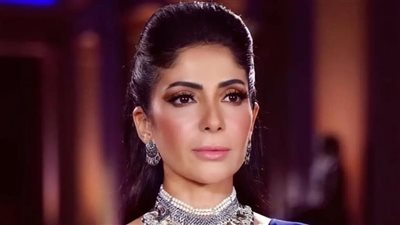 منى زكي تدخل في حالة نفسية سيئة بعد الهجوم على فيلم الست 