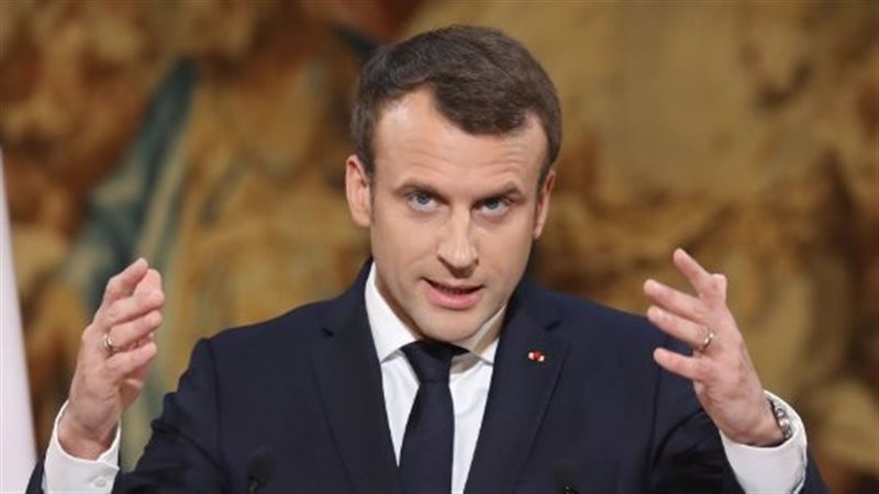 ماكرون، فيتو
