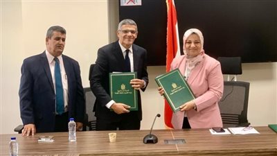 الكهرباء توقع عقد إحلال جزء من الكابل المتعارض مع محور الطريق الأبيض بالجيزة