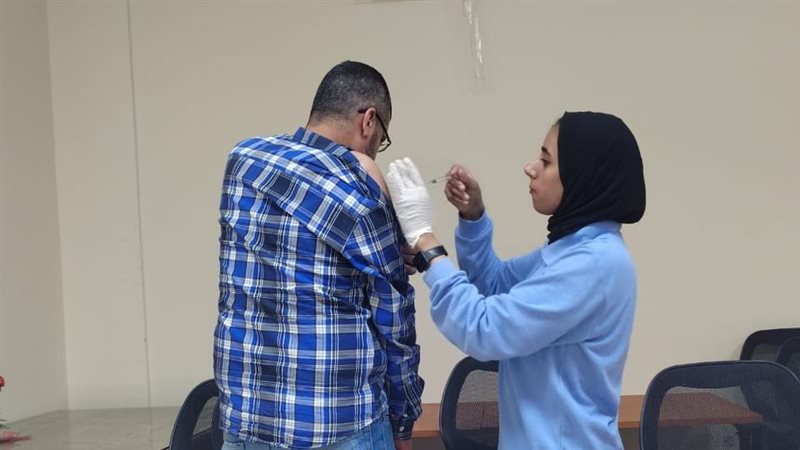 القابضة للمطارات،