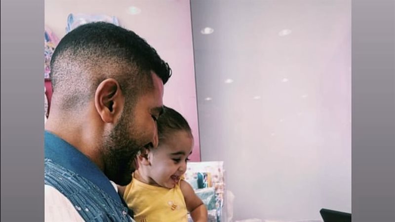 أحمد سعد وابنته،