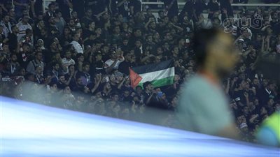 جماهير الزمالك تهتف: بالروح بالدم نفديكي يا فلسطين (فيديو)