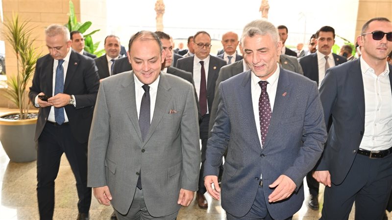 وزير الصناعة ونظيره