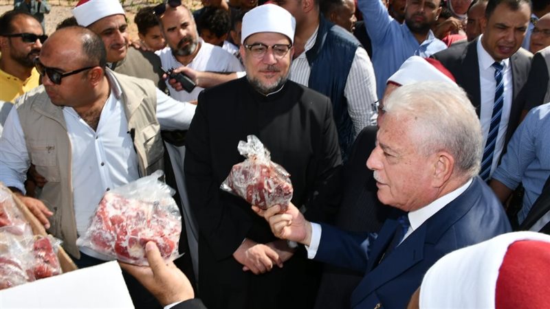وزير الأوقاف ومحافظ