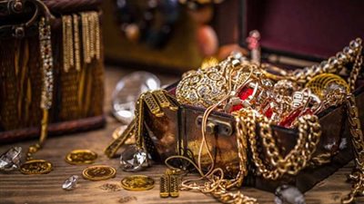 خبراء الاقتصاد يكشفون توقعاتهم لأسعار الذهب فى الأسواق.. وتأثير الصراعات الجيوساسية على المعدن الأصفر