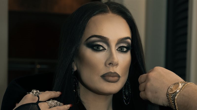 أديل، فيتو