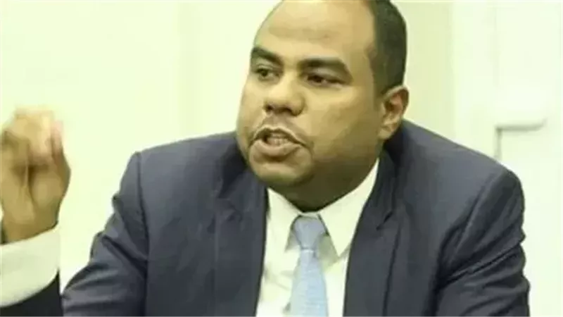 الدكتور محمود عنبر،