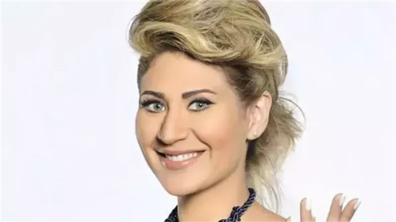 المذيعة سارة حسن،
