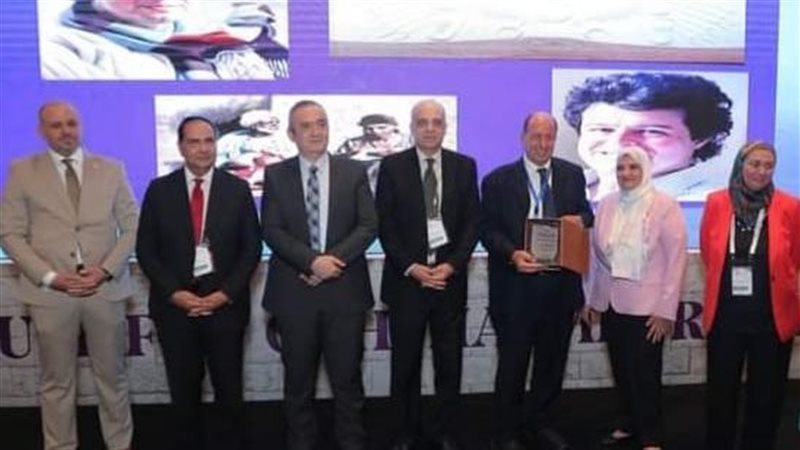 رئيس هيئة المعاهد