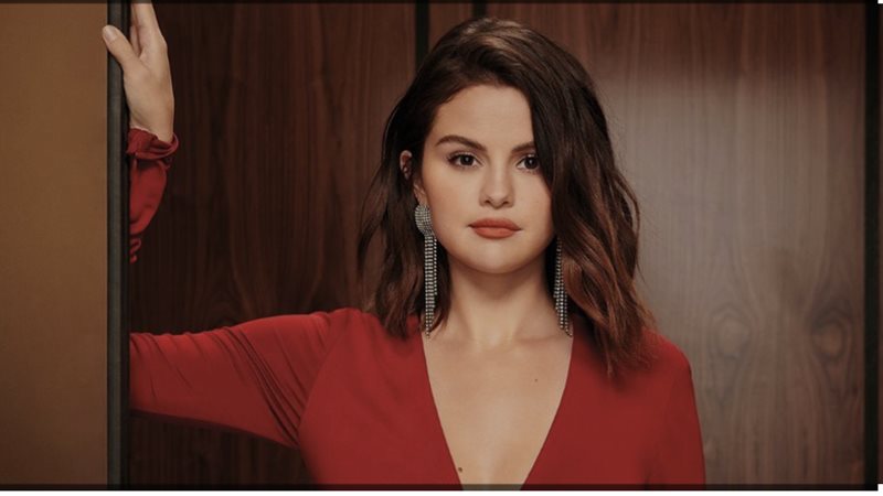 سيلينا جوميز، فيتو