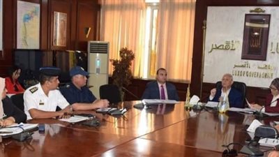 محافظ الأقصر يوافق على التعاقد على تركيب ماكينات دفع إلكتروني 