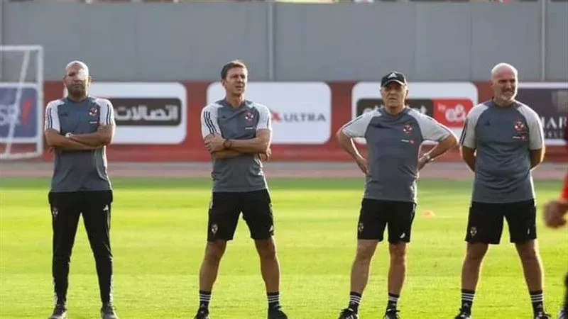 الجهاز الفني للنادي