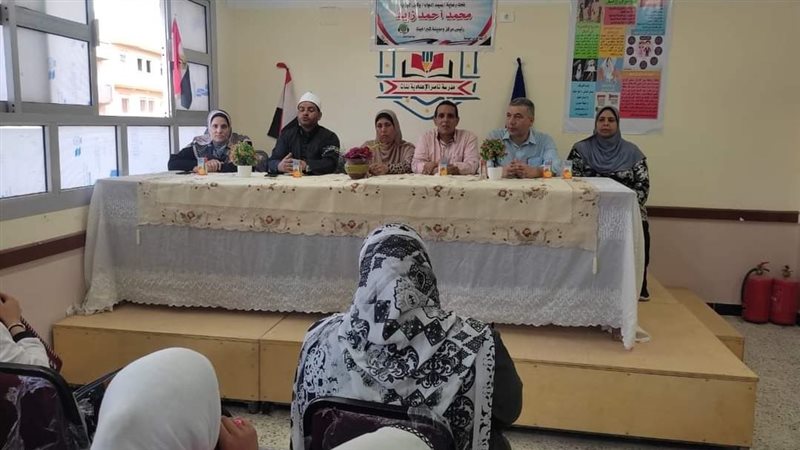  ندوة تثقيفية للتعريف