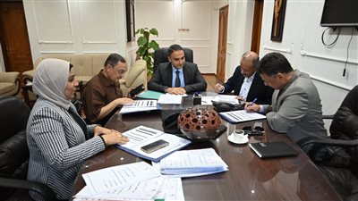 جامعة الفيوم تشكل لجنة لتقييم مشروعات مبادرة الطالب المنتج