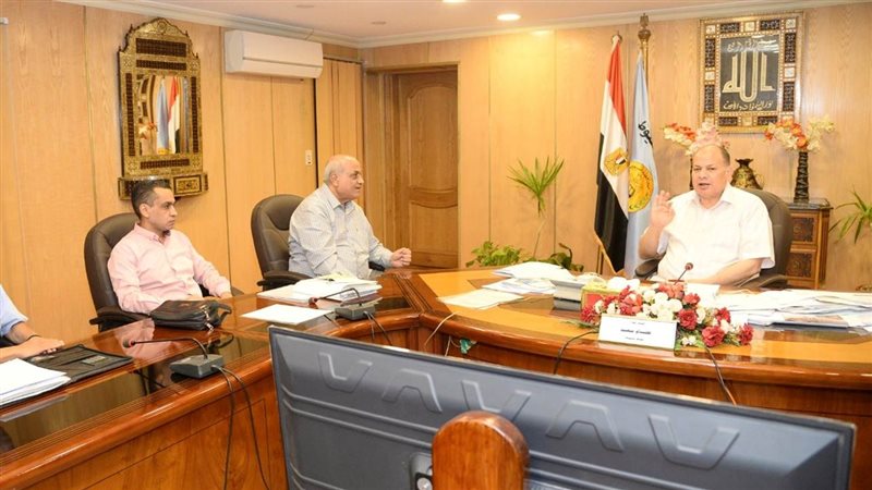 لقاء محافظ أسيوط،