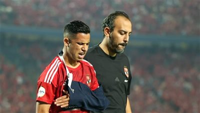 كولر يطمئن على رضا سليم قبل بدء برنامج التأهيل البدني (صورة)