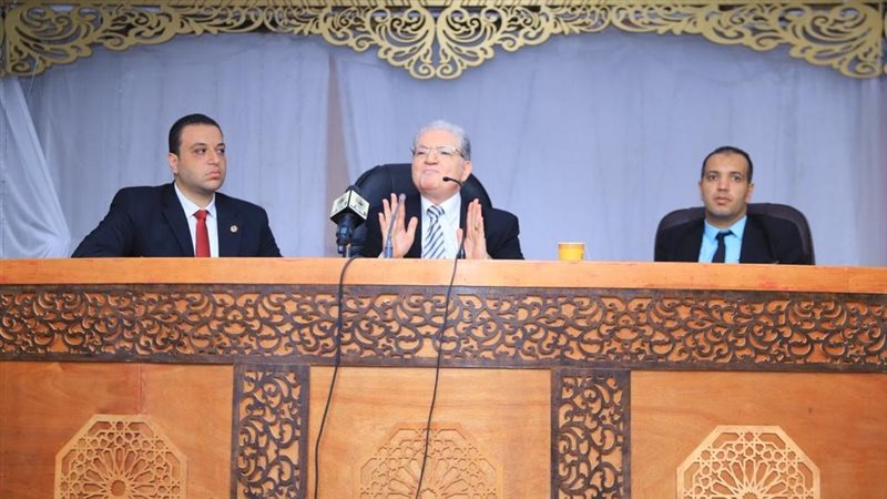 دورة مجانية في قانون