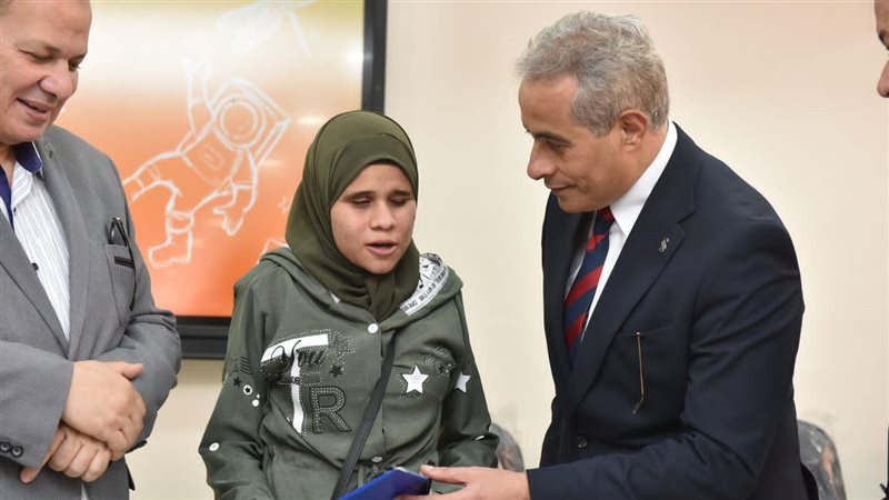 حسن شحاتة وزير العمل،فيتو