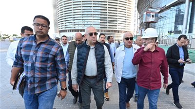 وزير الإسكان يتابع تنفيذ الأعمال بمنطقة الأبراج الشاطئية بالعلمين الجديدة