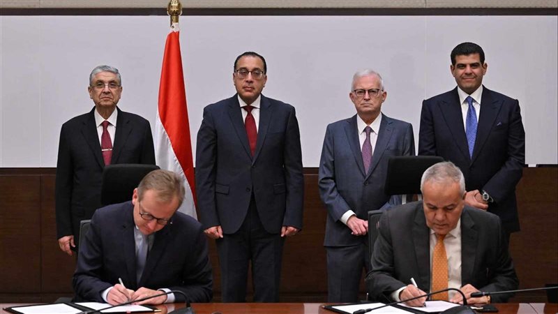 مدبولي يشهد توقيع