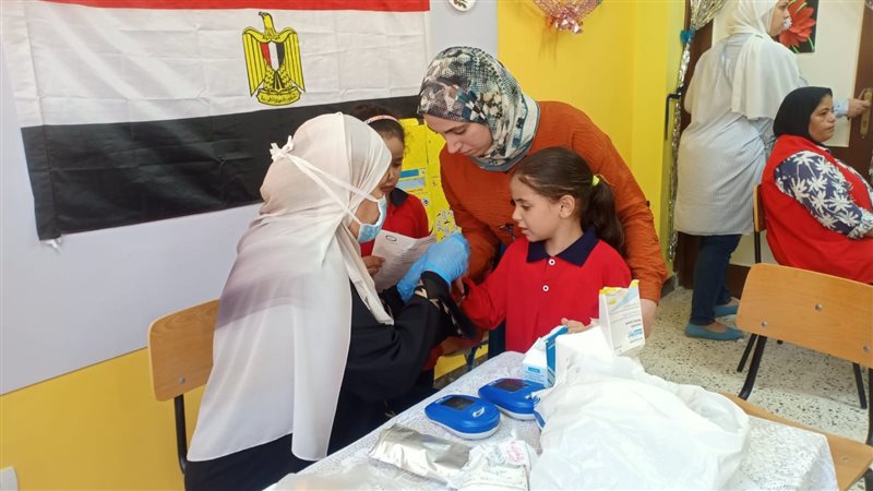 فحص طلاب المدارس