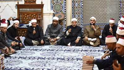 الأوقاف تعقد 300 مجلس لقراءة سورة الكهف في مساجد الجمهورية (فيديو)