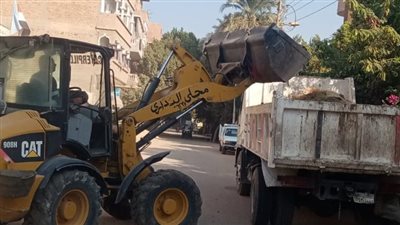 رفع 570 طن قمامة وتسوية وتمهيد طرق خلال حملات نظافة بأسيوط